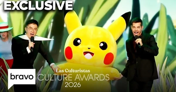 Los presentadores de Las Culturistas interpretan el tema de Pokémon