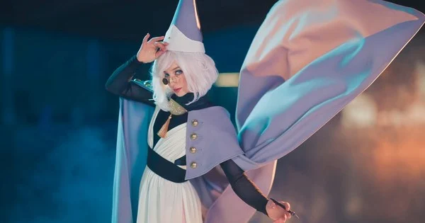 Creadora de Witch Hat Atelier elogia el cosplay de Qifrey de una patinadora artística